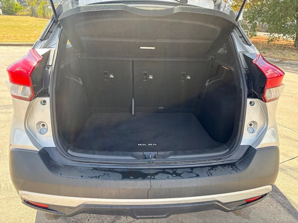 Used 2019 Nissan Kicks SR FWD image 34