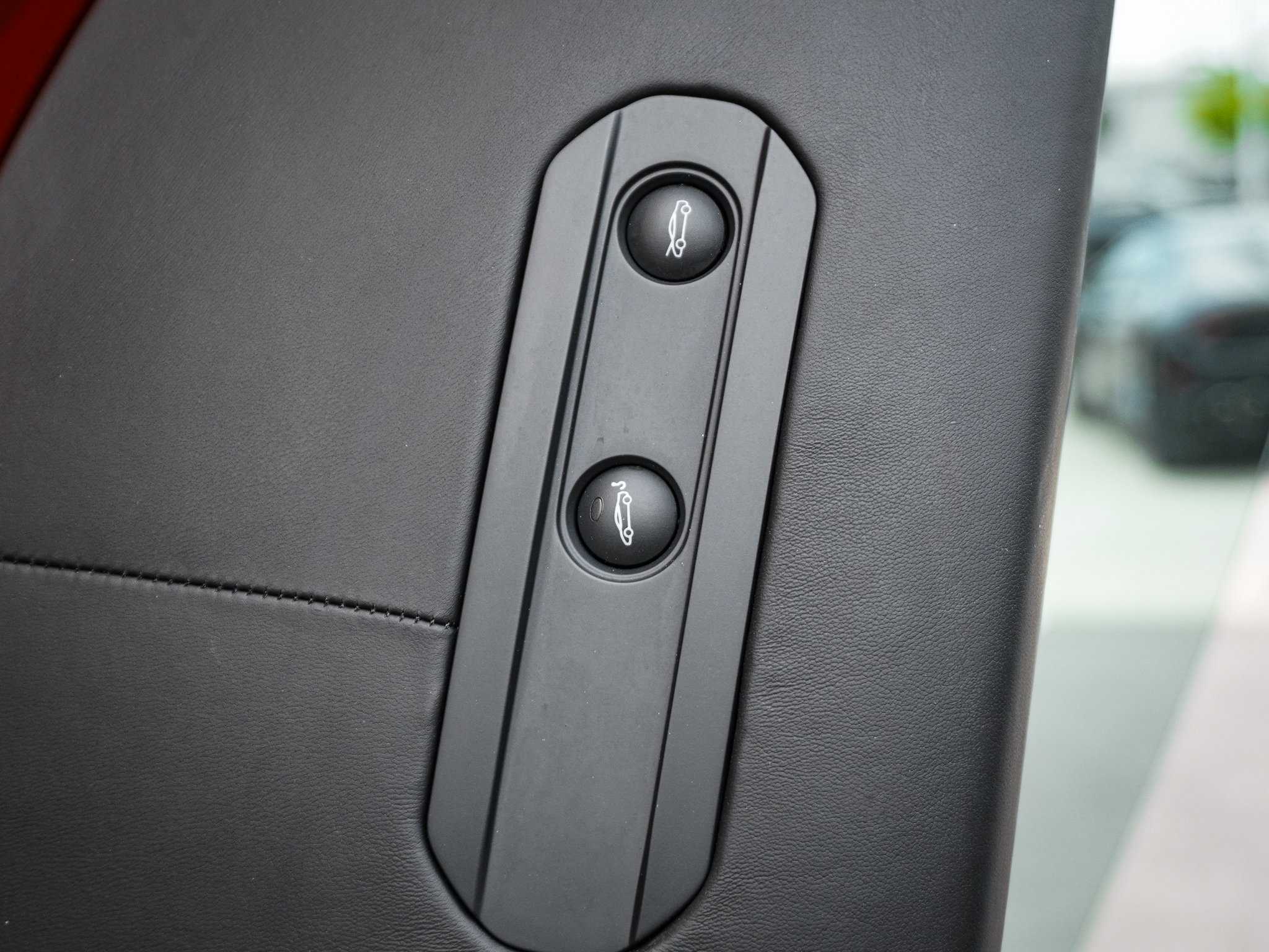 Used 2022 McLaren GT RWD image 18