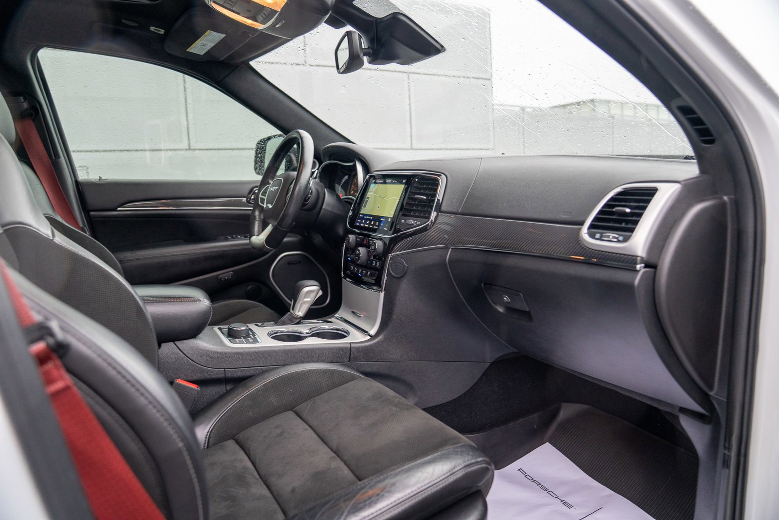 Used 2019 Jeep Grand Cherokee SRT image 25