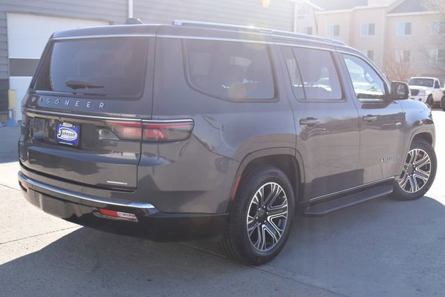 Used 2022 Jeep Wagoneer Series III AWD/4WD image 5