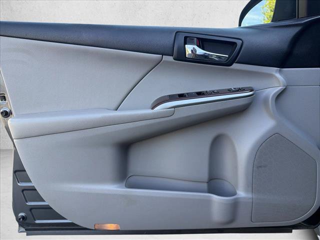 Used 2012 Toyota Camry XLE w/ Leather Pkg FWD image 8