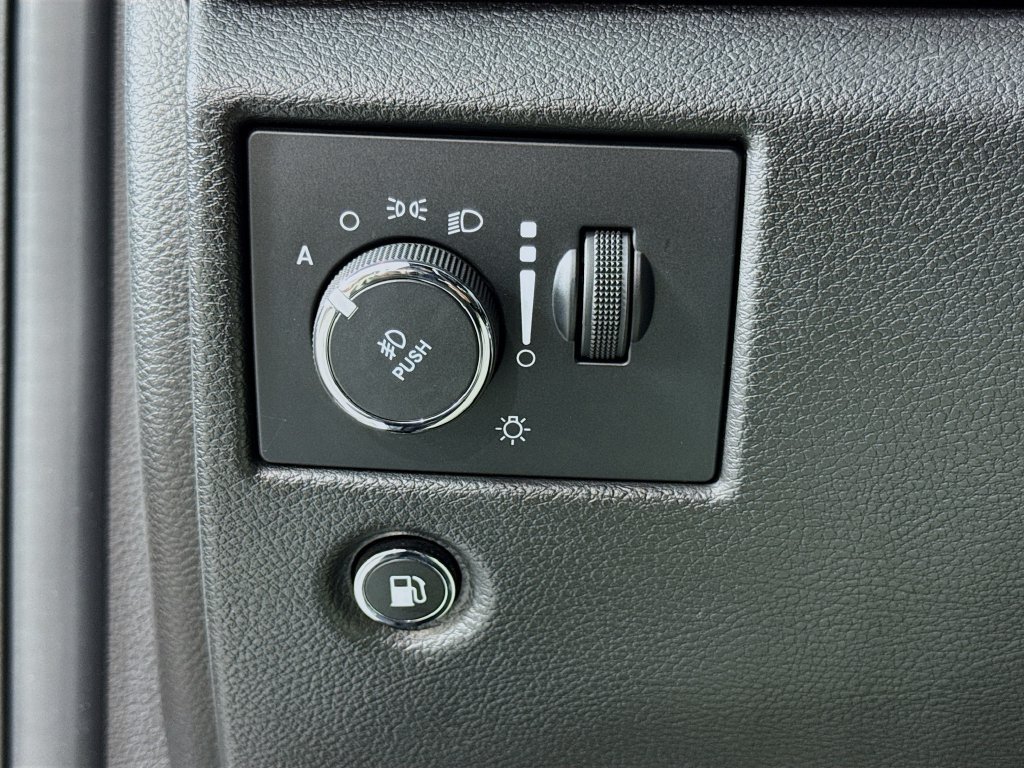 Used 2021 Jeep Grand Cherokee Laredo X AWD/4WD image 17