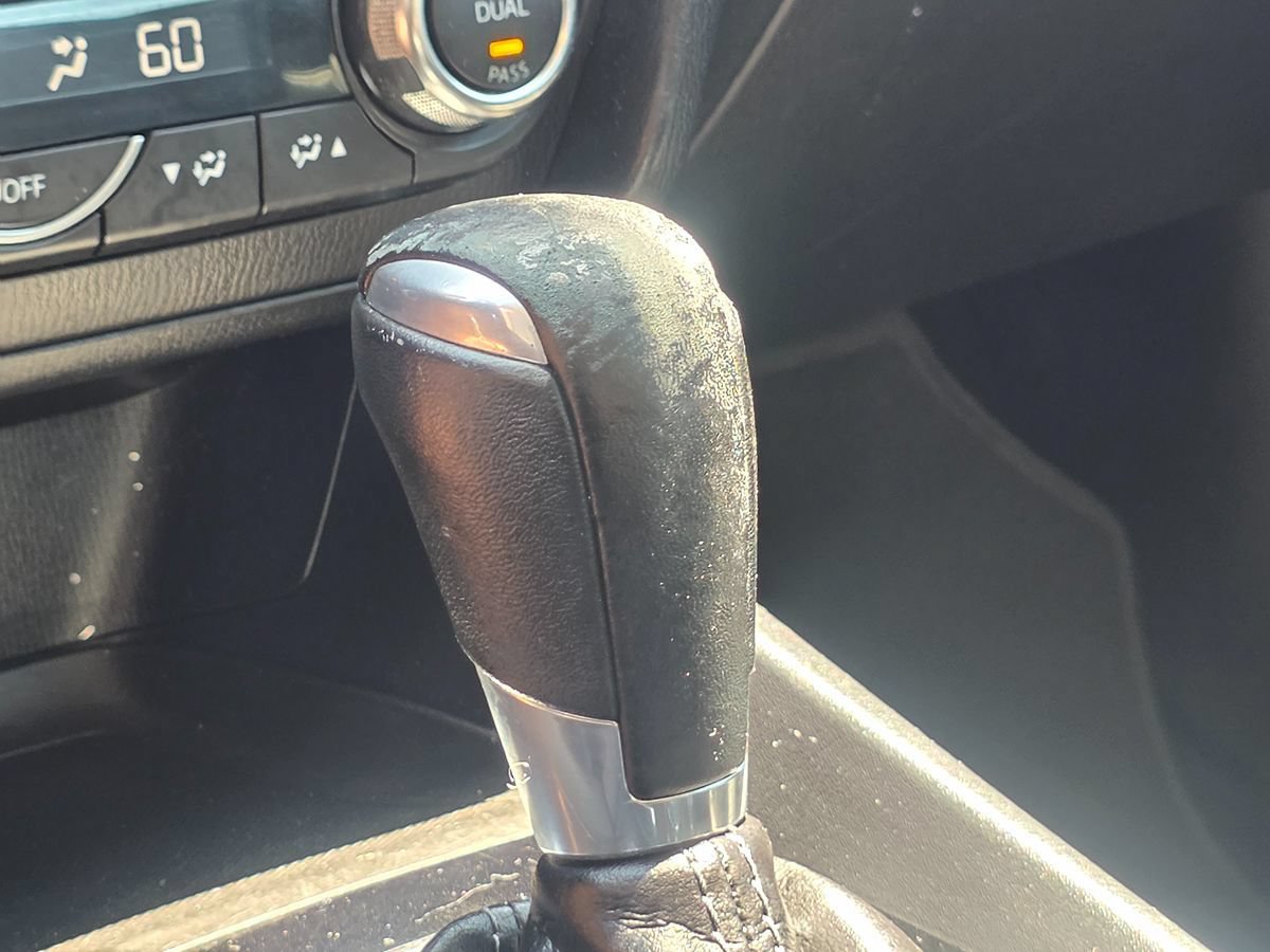 Used 2018 MAZDA MAZDA3 Touring FWD image 39