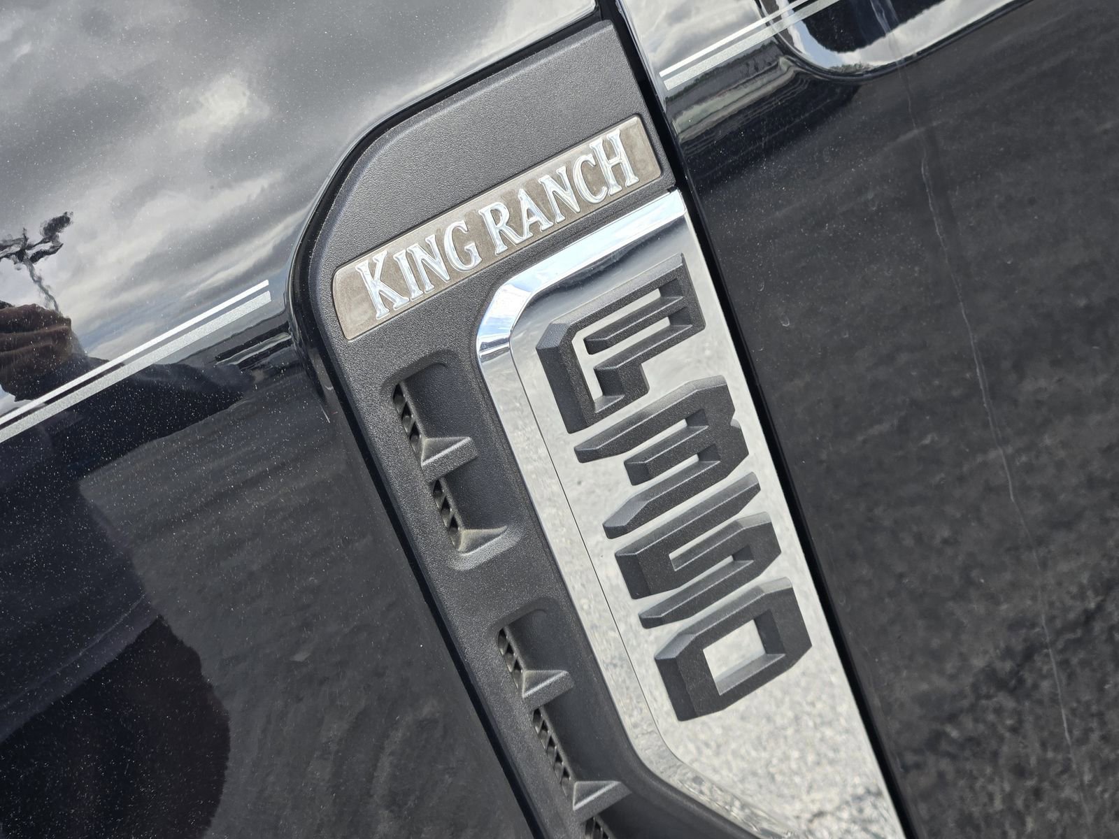Used 2024 Ford F350 King Ranch w/ Chrome Package image 11