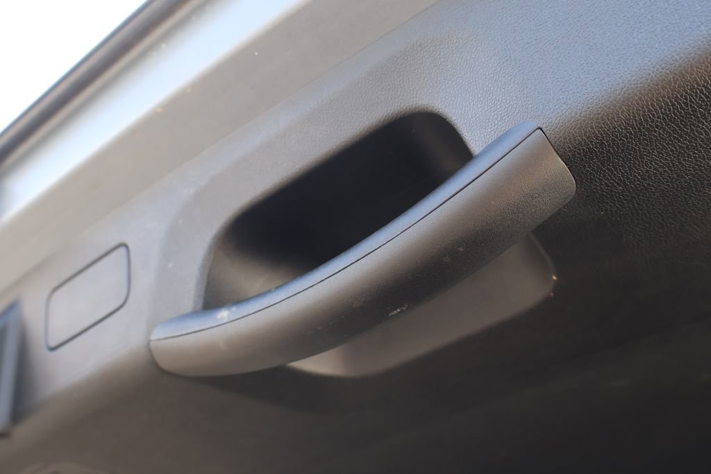 Used 2022 Kia Sorento LX image 48