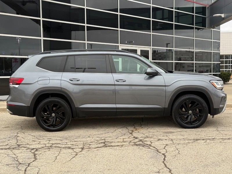 Used 2022 Volkswagen Atlas SE image 2