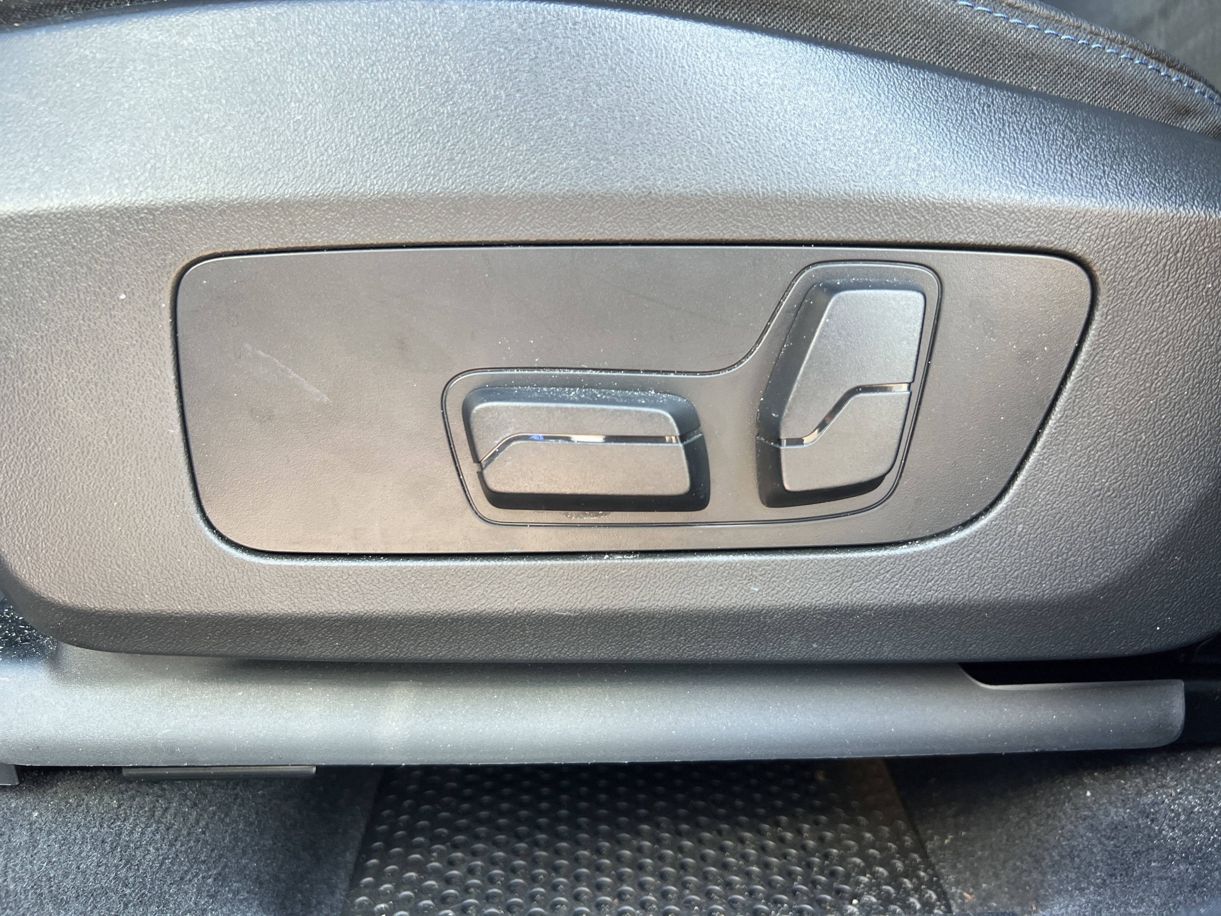 Certified 2023 BMW X1 xDrive28i w/ Premium Package AWD/4WD image 38