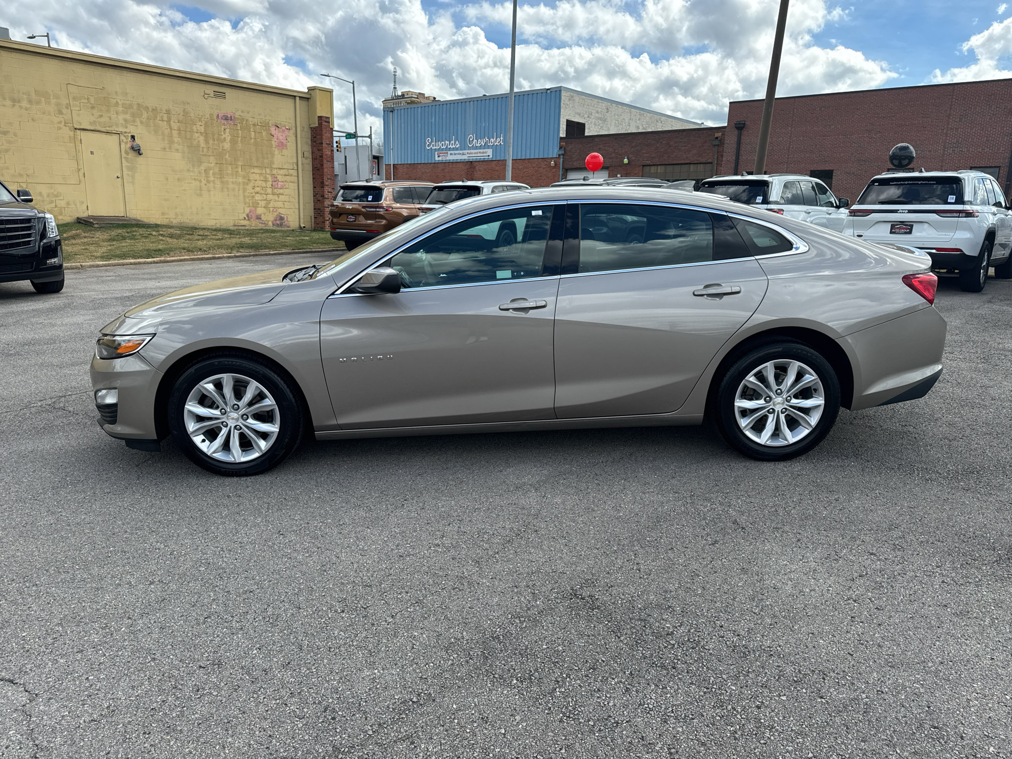 Used 2024 Chevrolet Malibu LT FWD image 5
