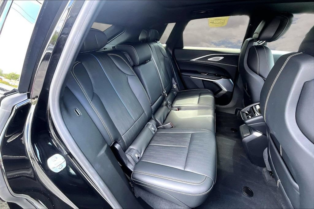 Certified 2025 Cadillac Lyriq Luxury w/ LPO, Floor Liner Package AWD/4WD image 25