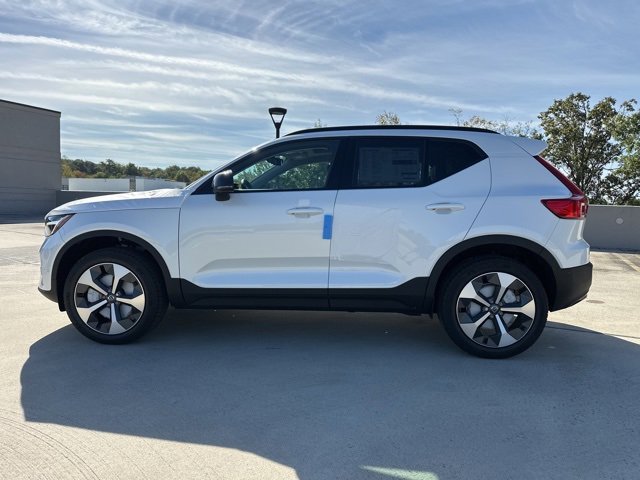 New 2026 Volvo XC40 B5 Plus w/ Protection Package Premier image 4