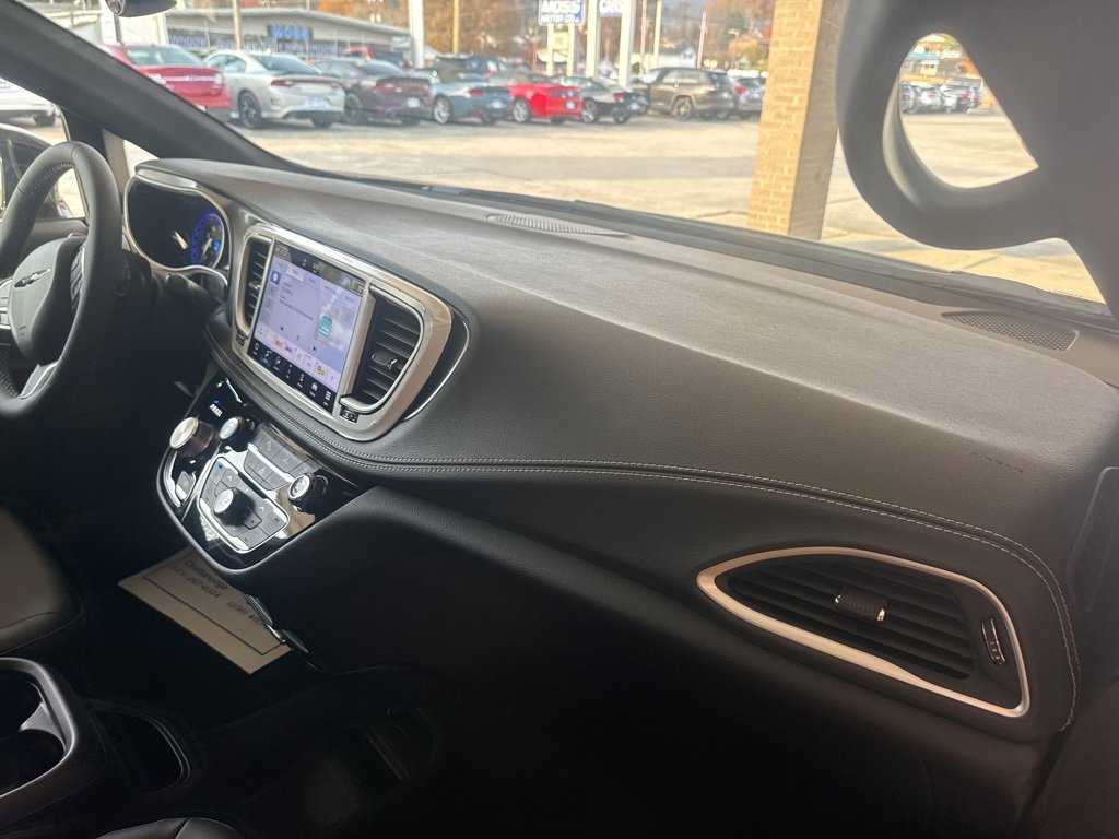New 2026 Chrysler Pacifica Select image 19