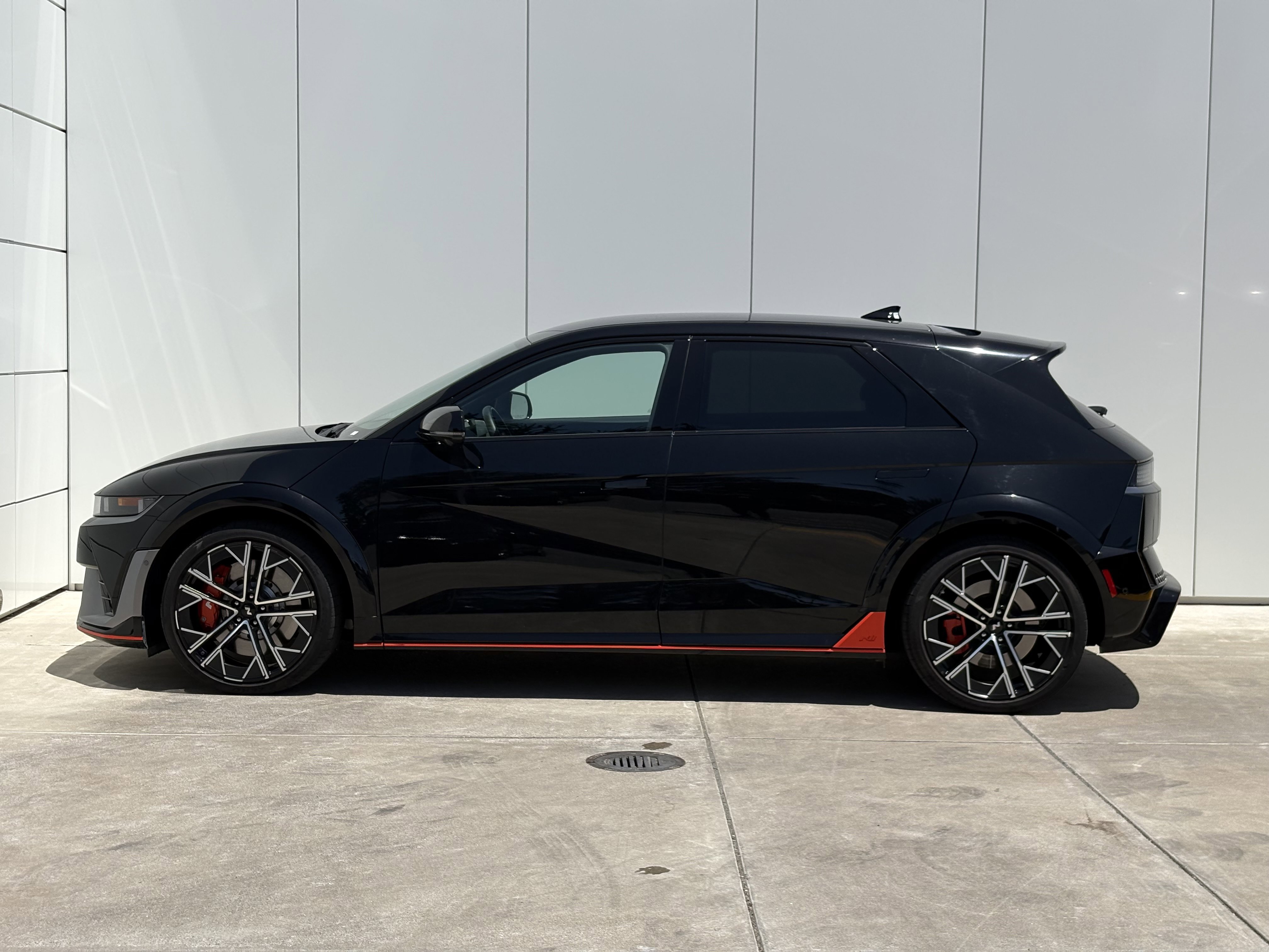 Used 2025 Hyundai Ioniq 5 N AWD/4WD image 4