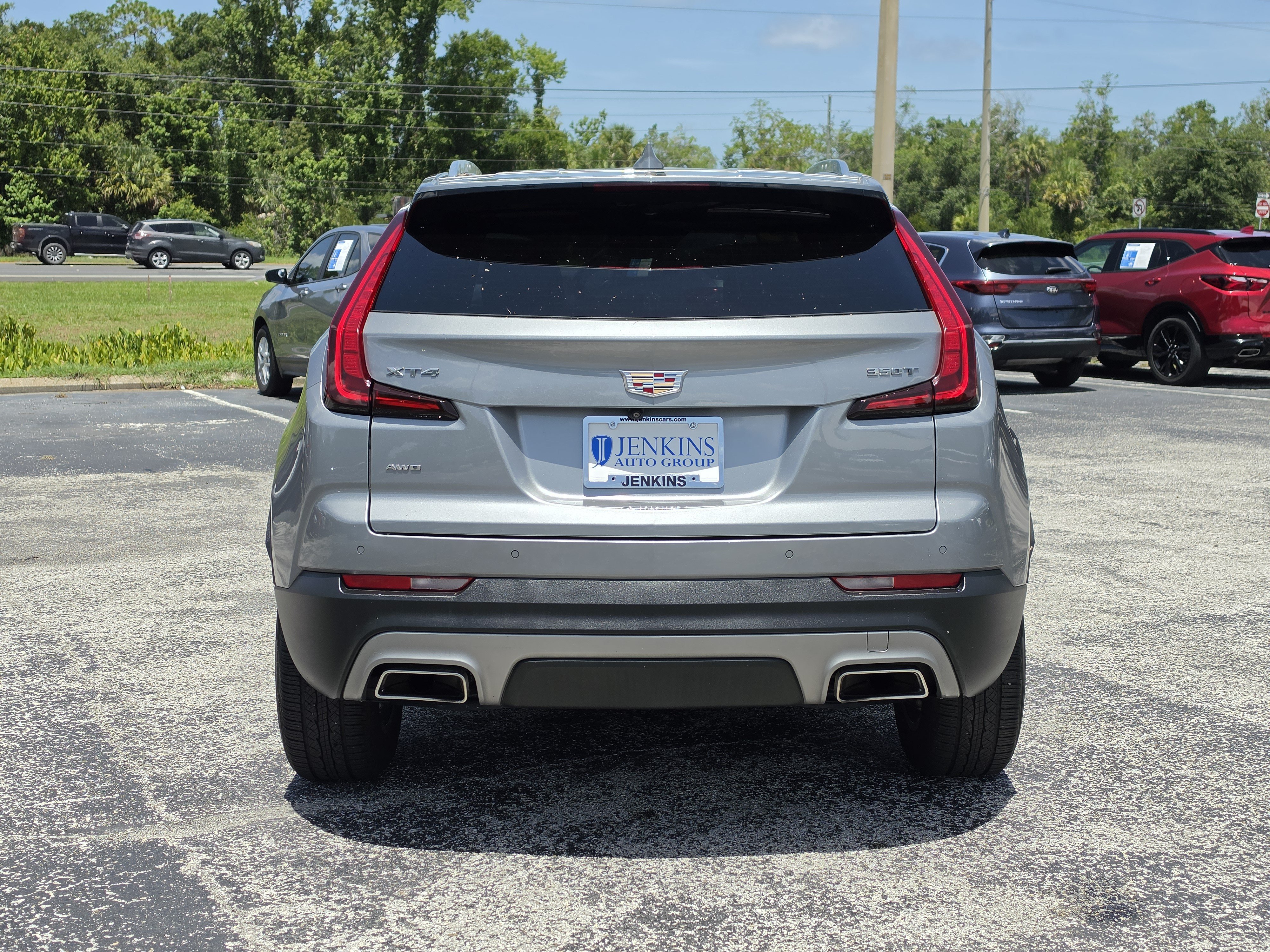 Used 2023 Cadillac XT4 Premium Luxury w/ Cold Weather Package AWD/4WD image 6