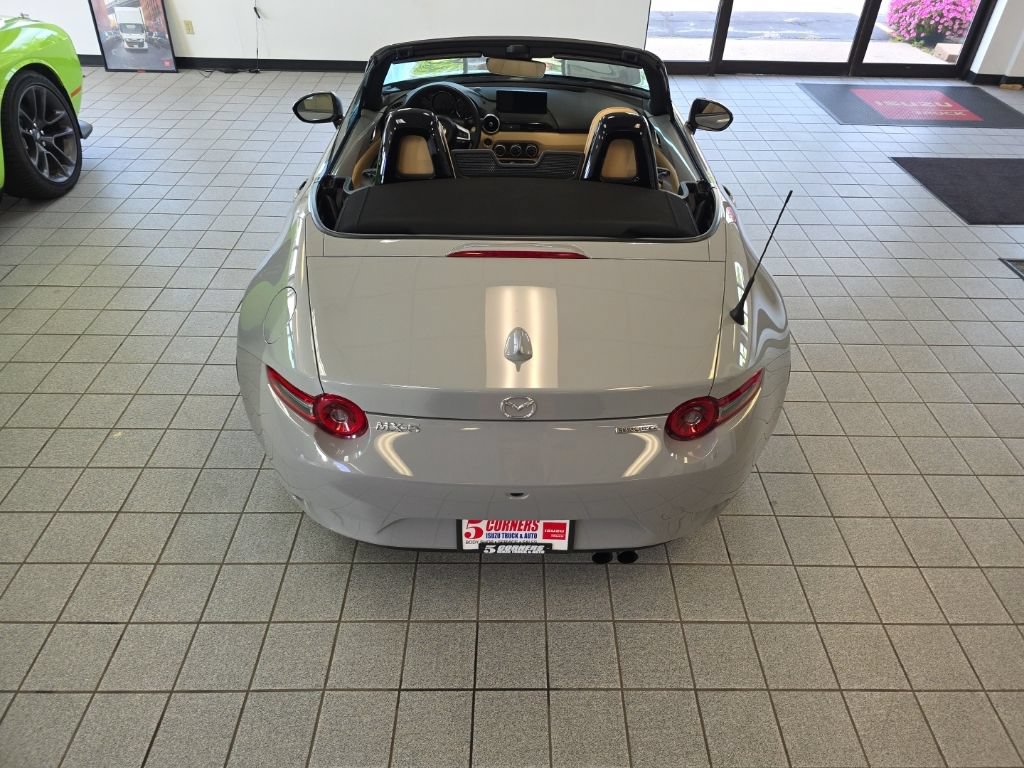 Used 2024 MAZDA MX-5 Miata Grand Touring w/ Weather Package RWD image 5