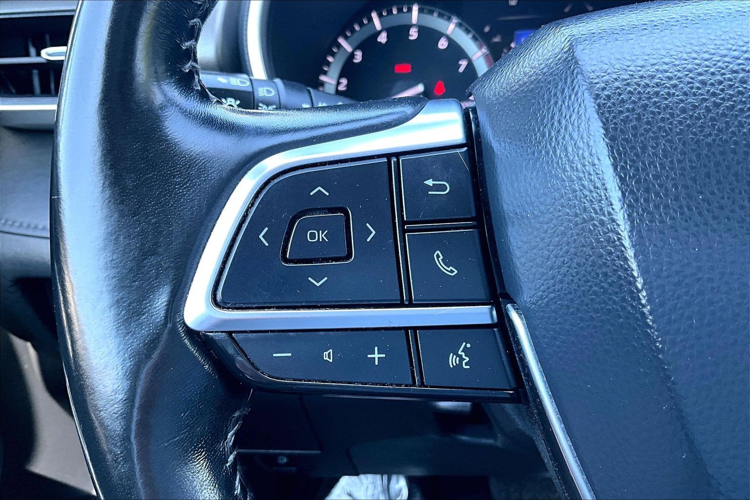 Used 2021 Toyota Highlander XLE image 17
