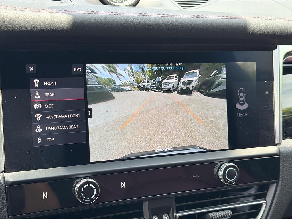 Used 2022 Porsche Macan AWD/4WD image 14