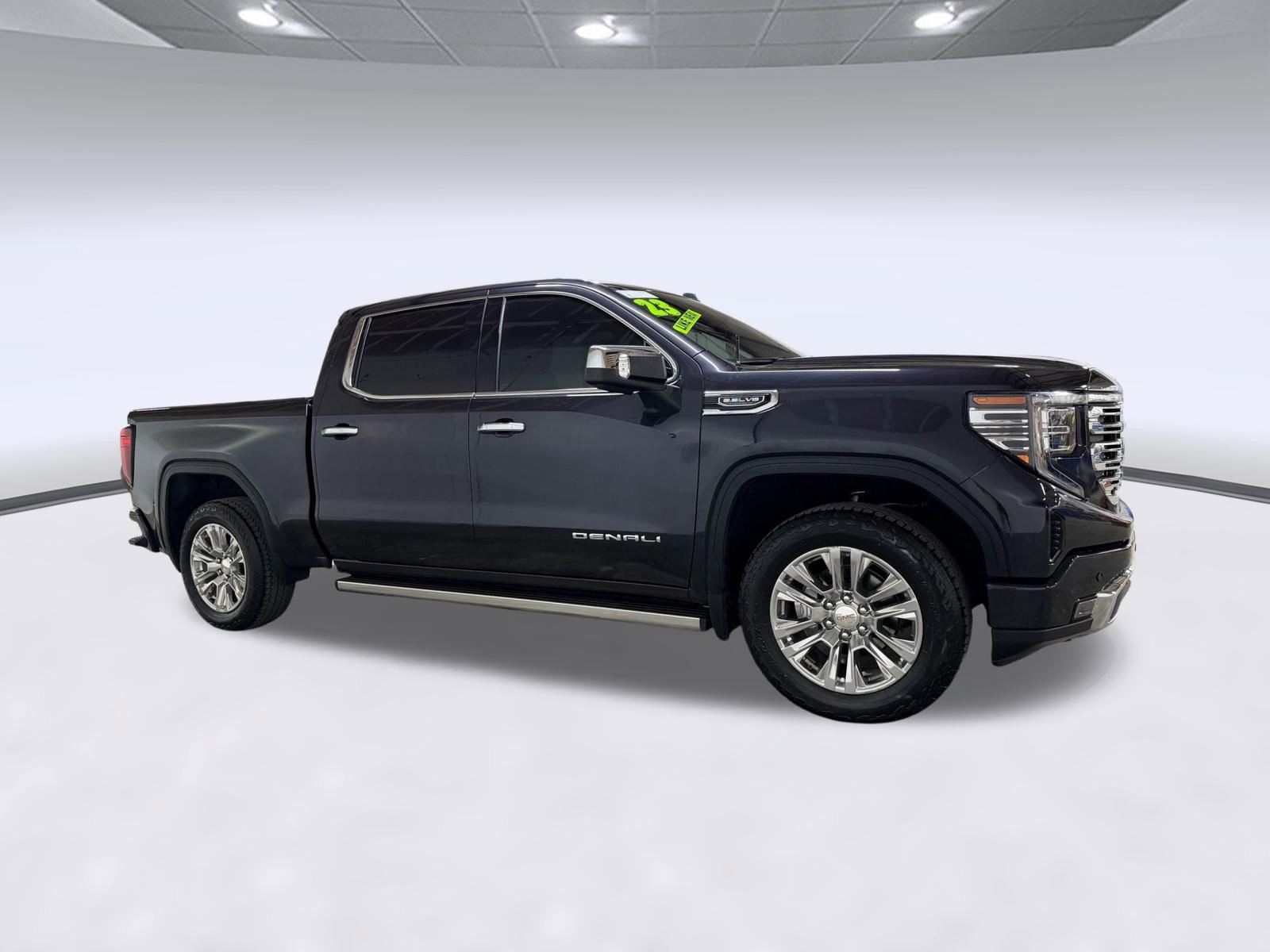 Used 2023 GMC Sierra 1500 Denali w/ Technology Package AWD/4WD image 7