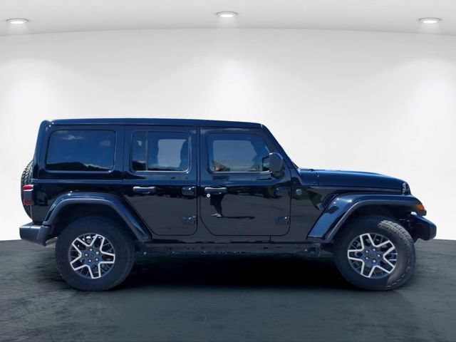 Used 2025 Jeep Wrangler Unlimited Sahara AWD/4WD image 7