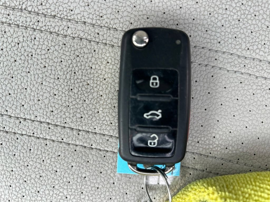Used 2016 Volkswagen Jetta Sport FWD image 25