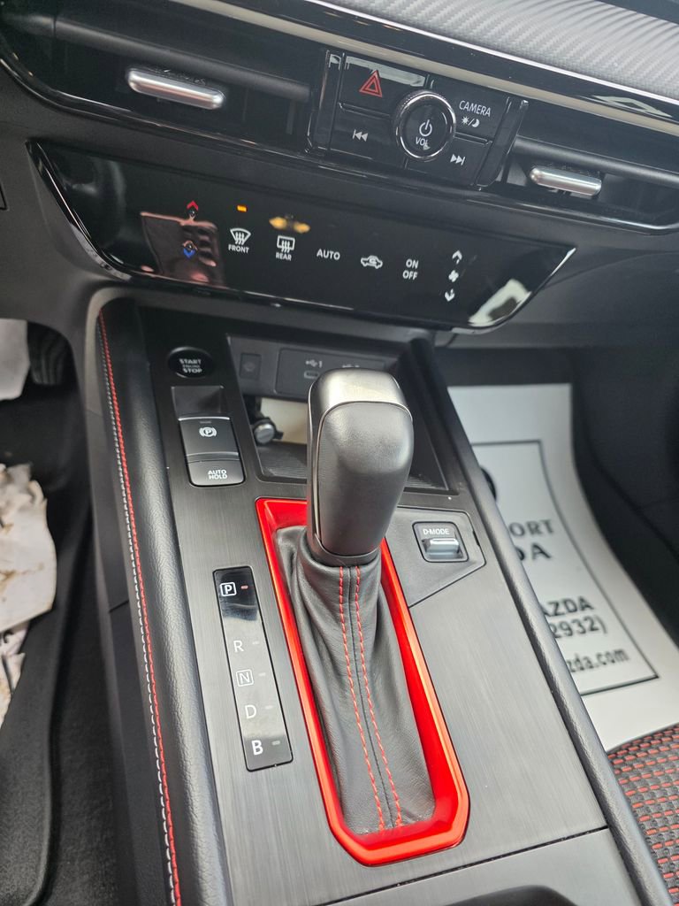 Used 2025 Nissan Kicks SR image 17