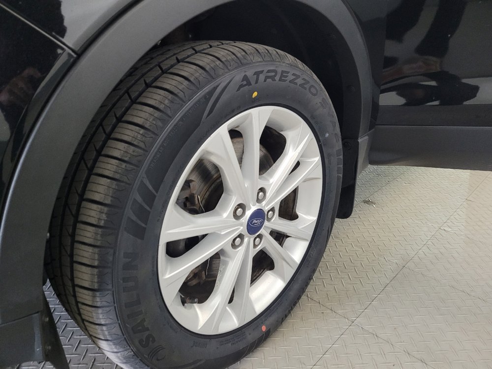 Used 2017 Ford Escape SE w/ Equipment Group 201A AWD/4WD image 31