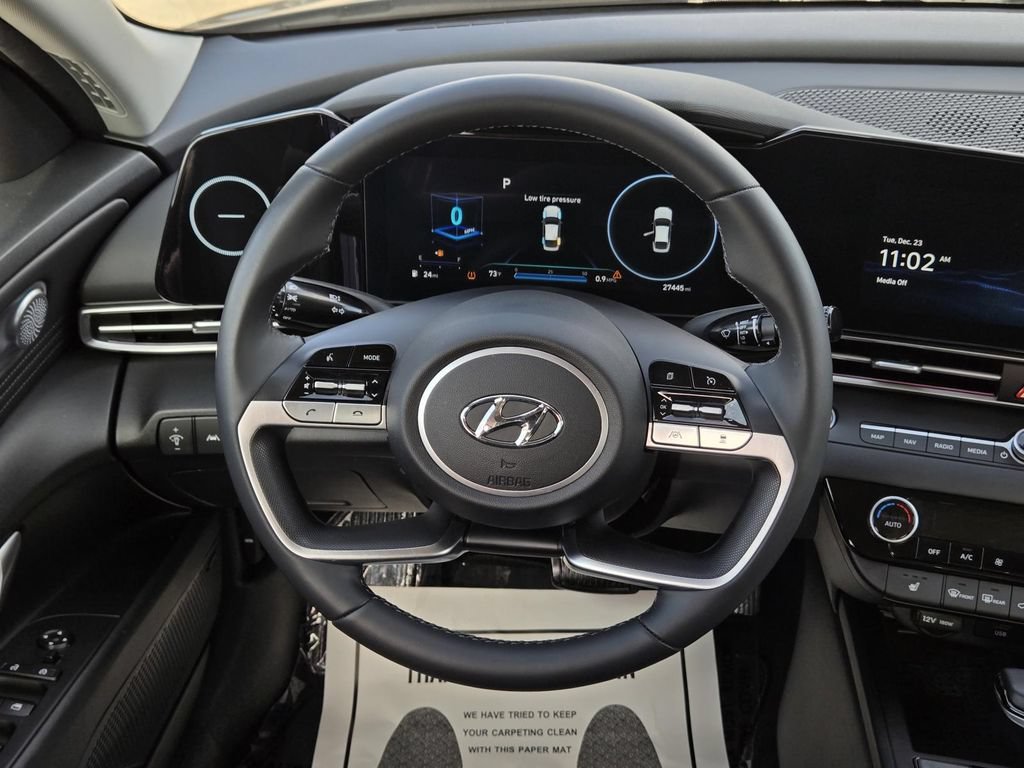 Used 2023 Hyundai Elantra Limited FWD image 24