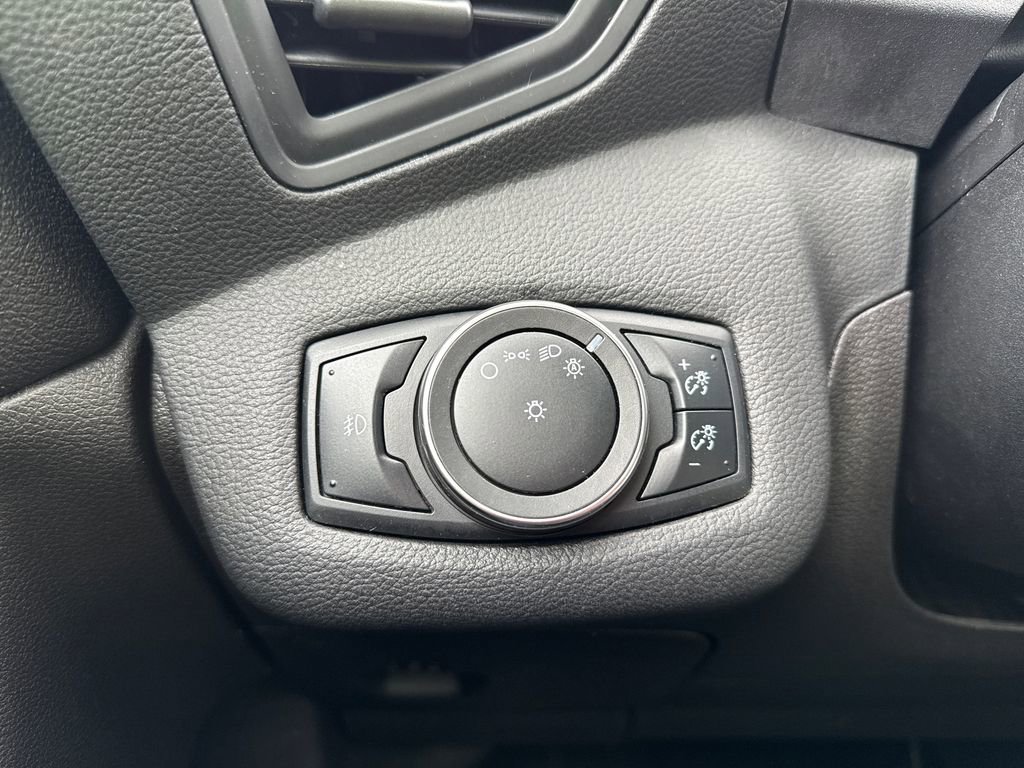 Used 2015 Ford Escape SE FWD image 31