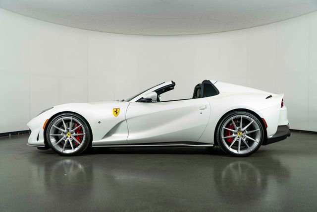 Used 2022 Ferrari 812 GTS RWD image 5