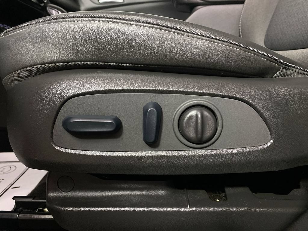 Certified 2023 Buick Encore GX Preferred w/ Cold Weather Comfort Package FWD image 12