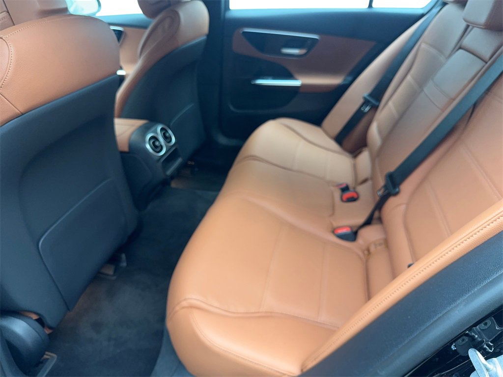 Used 2025 Mercedes-Benz C 300 Sedan image 31
