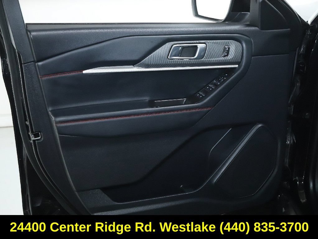 Used 2025 Ford Explorer ST-Line AWD/4WD image 16