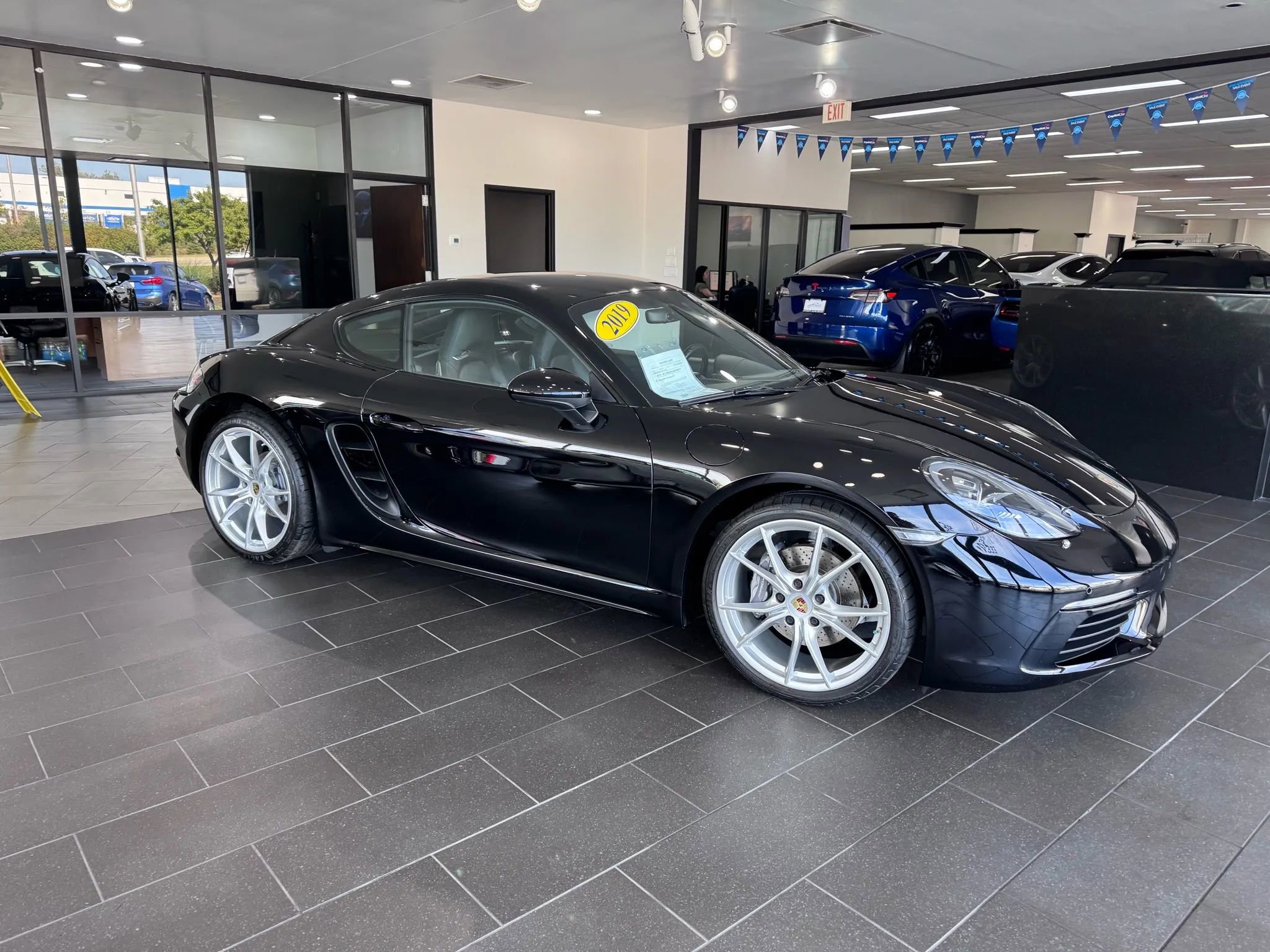 Used 2019 Porsche 718 Cayman image 2