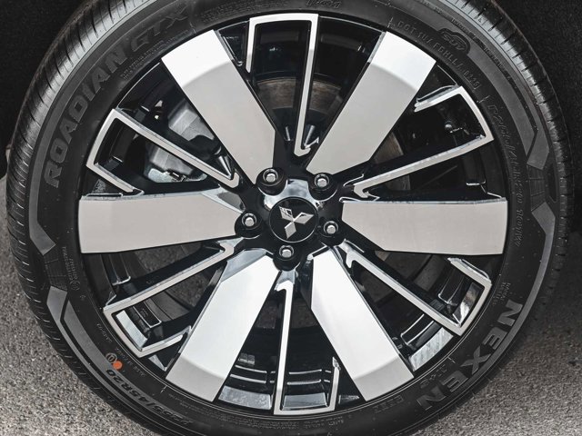 New 2025 Mitsubishi Outlander SE image 7