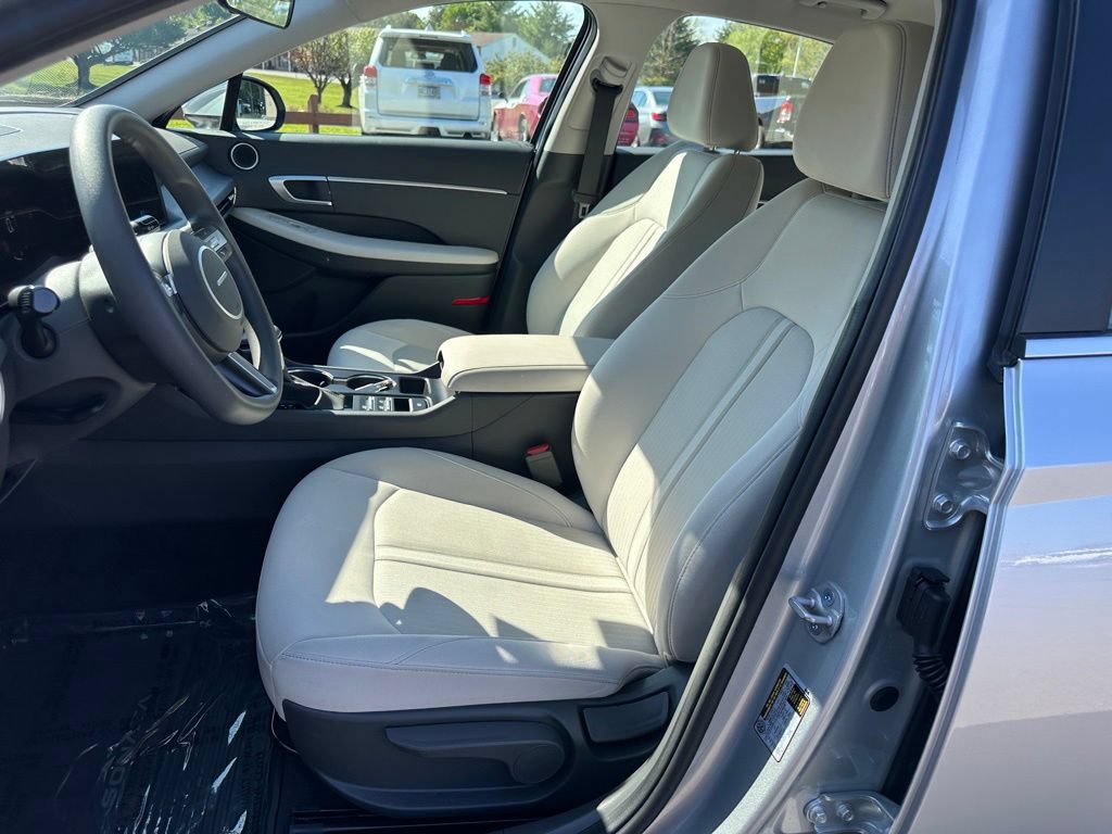 Certified 2025 Hyundai Sonata SE FWD image 13