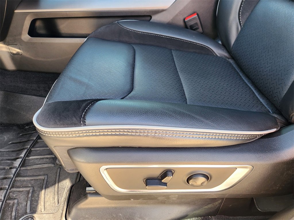 Used 2026 RAM 1500 Laramie w/ Night Edition image 23