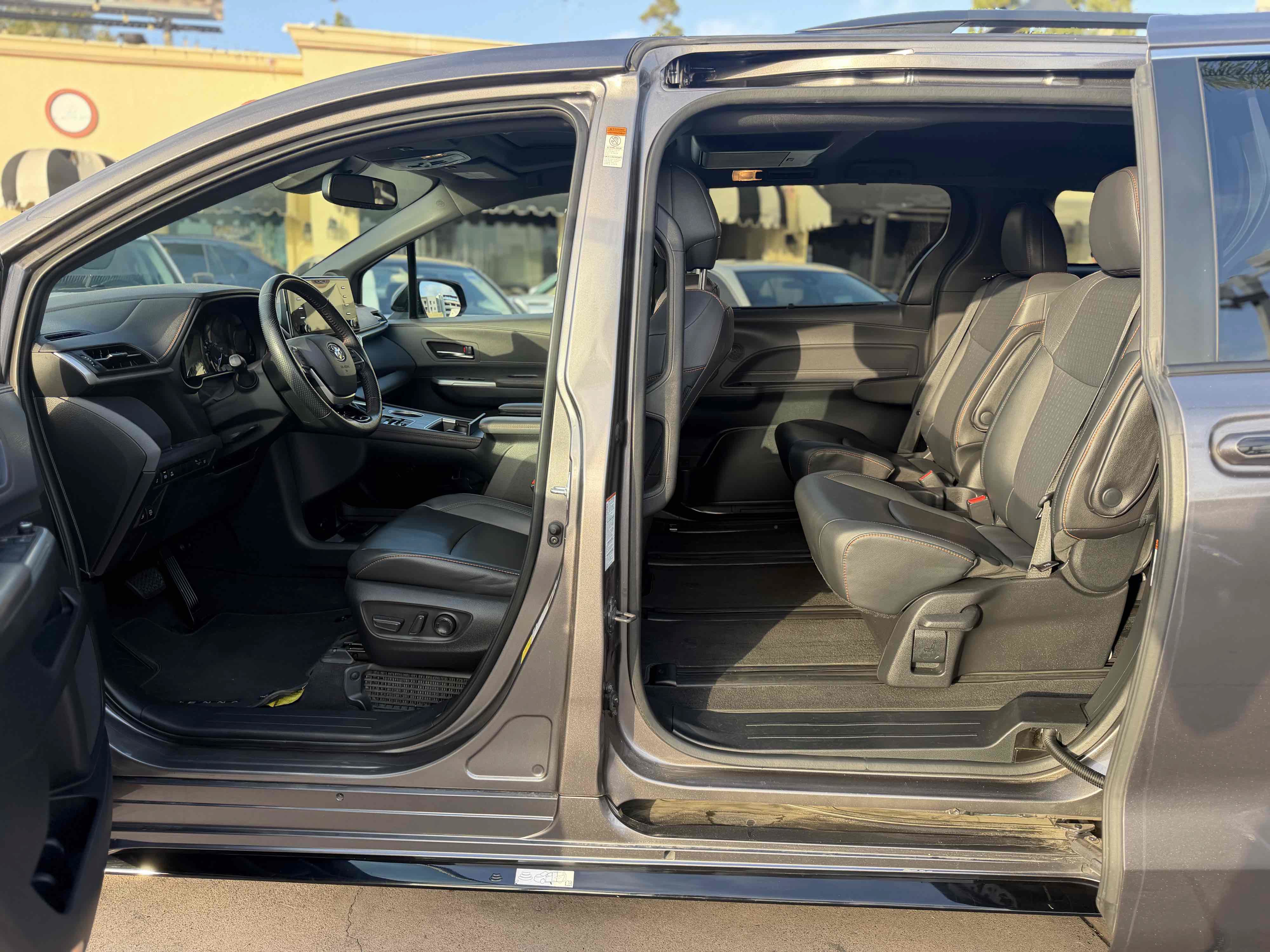 Used 2022 Toyota Sienna XSE w/ XSE Plus Package FWD image 20
