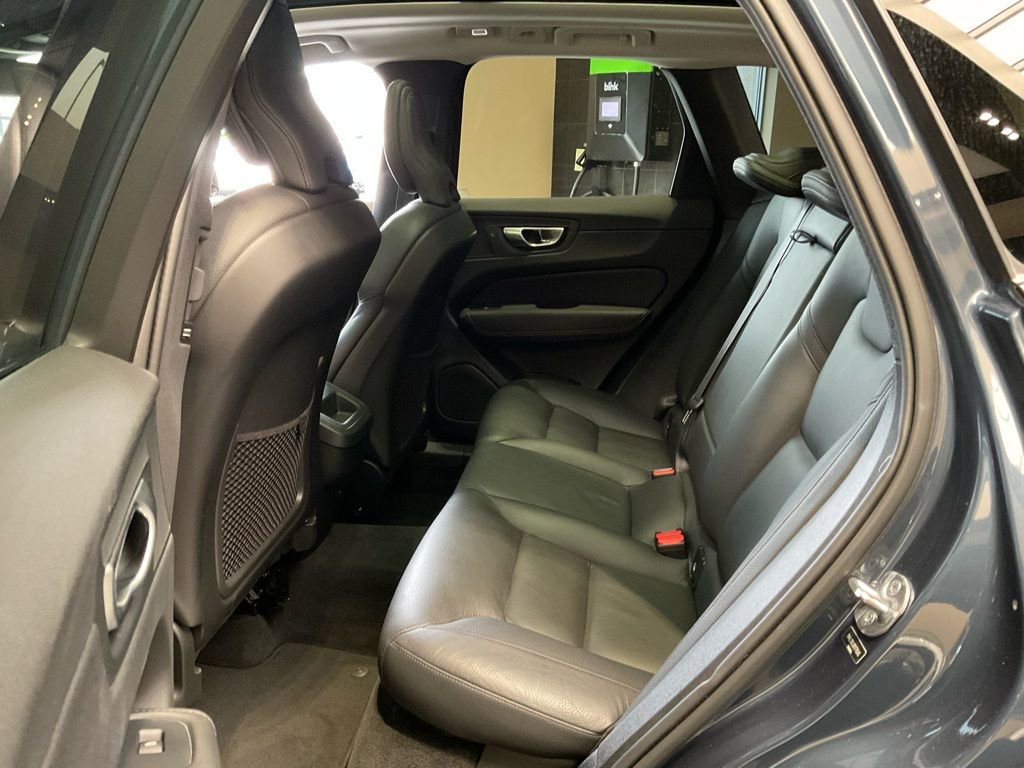 Used 2024 Volvo XC60 B5 Plus image 22