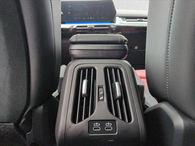 Used 2025 BMW X1 xDrive28i w/ Technology Package image 17