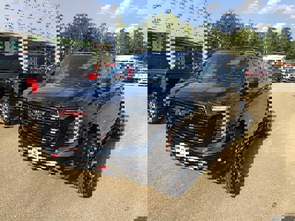 Used 2025 GMC Yukon XL AT4 Ultimate image 2