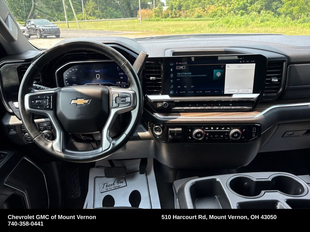 Used 2025 Chevrolet Silverado 1500 LT AWD/4WD image 16