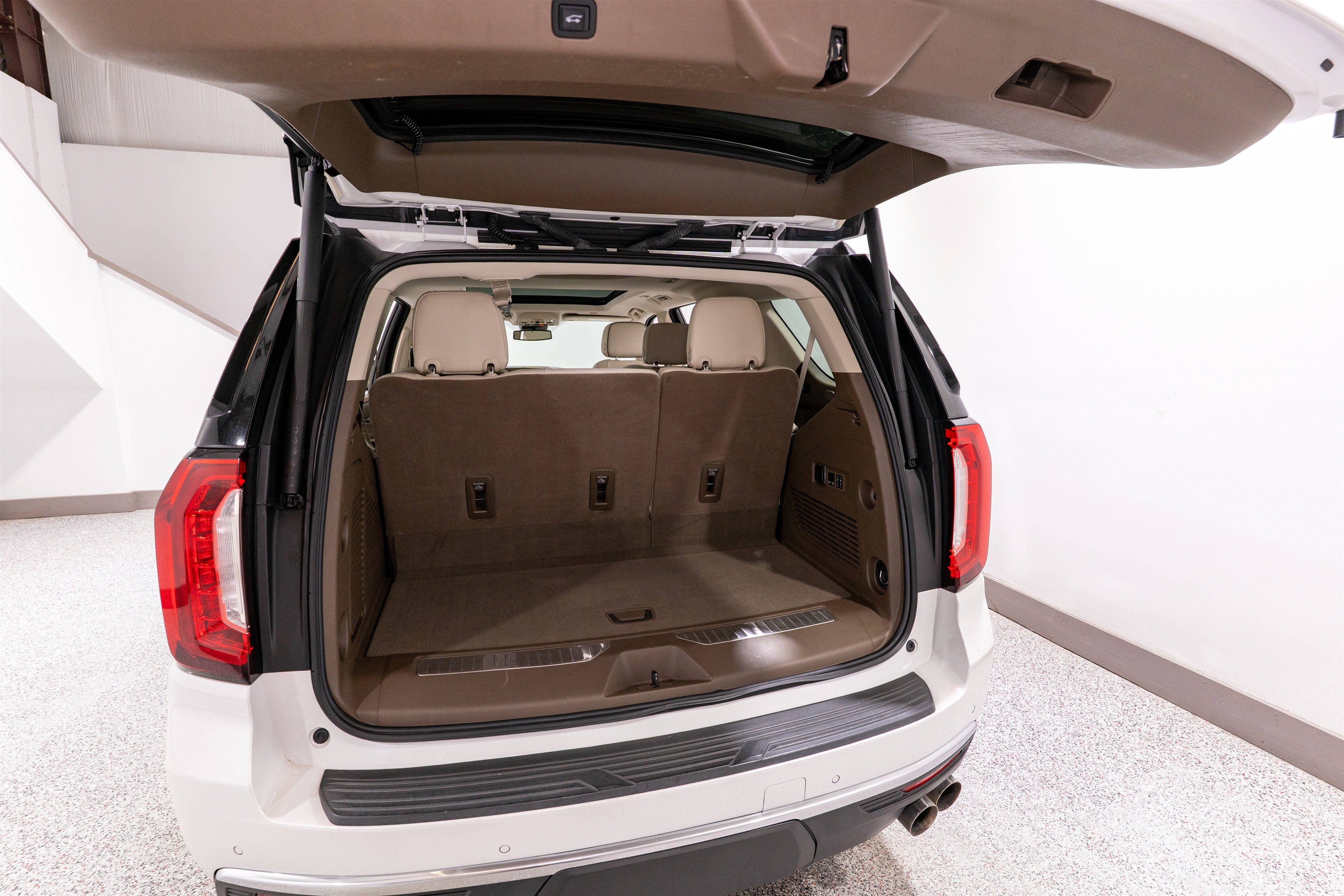 Used 2023 GMC Yukon Denali AWD/4WD image 37