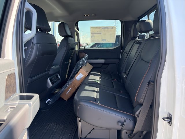 New 2027 Ford F450 Lariat w/ Lariat Ultimate Package AWD/4WD image 28
