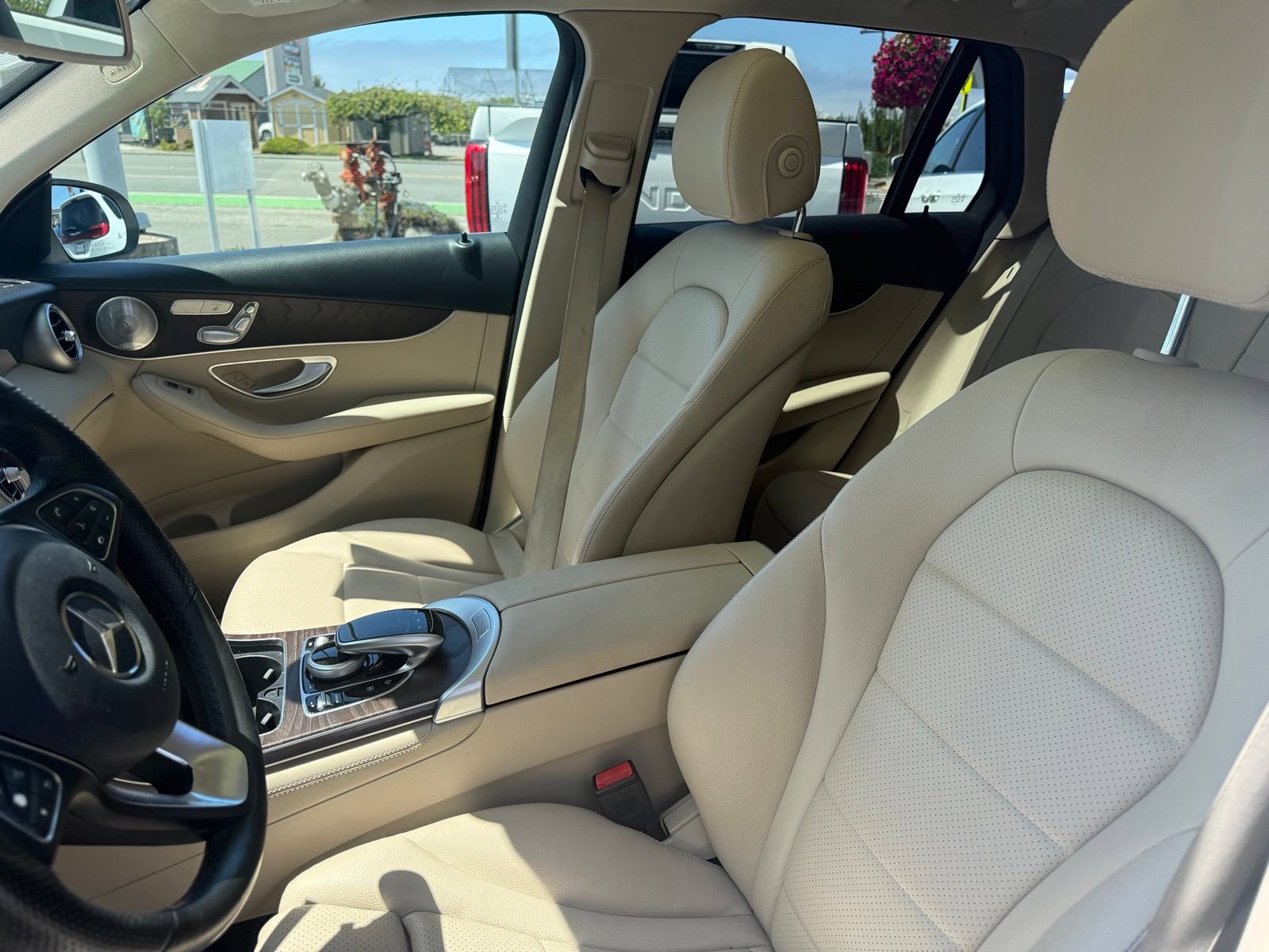 Used 2019 Mercedes-Benz GLC 300 4MATIC image 14