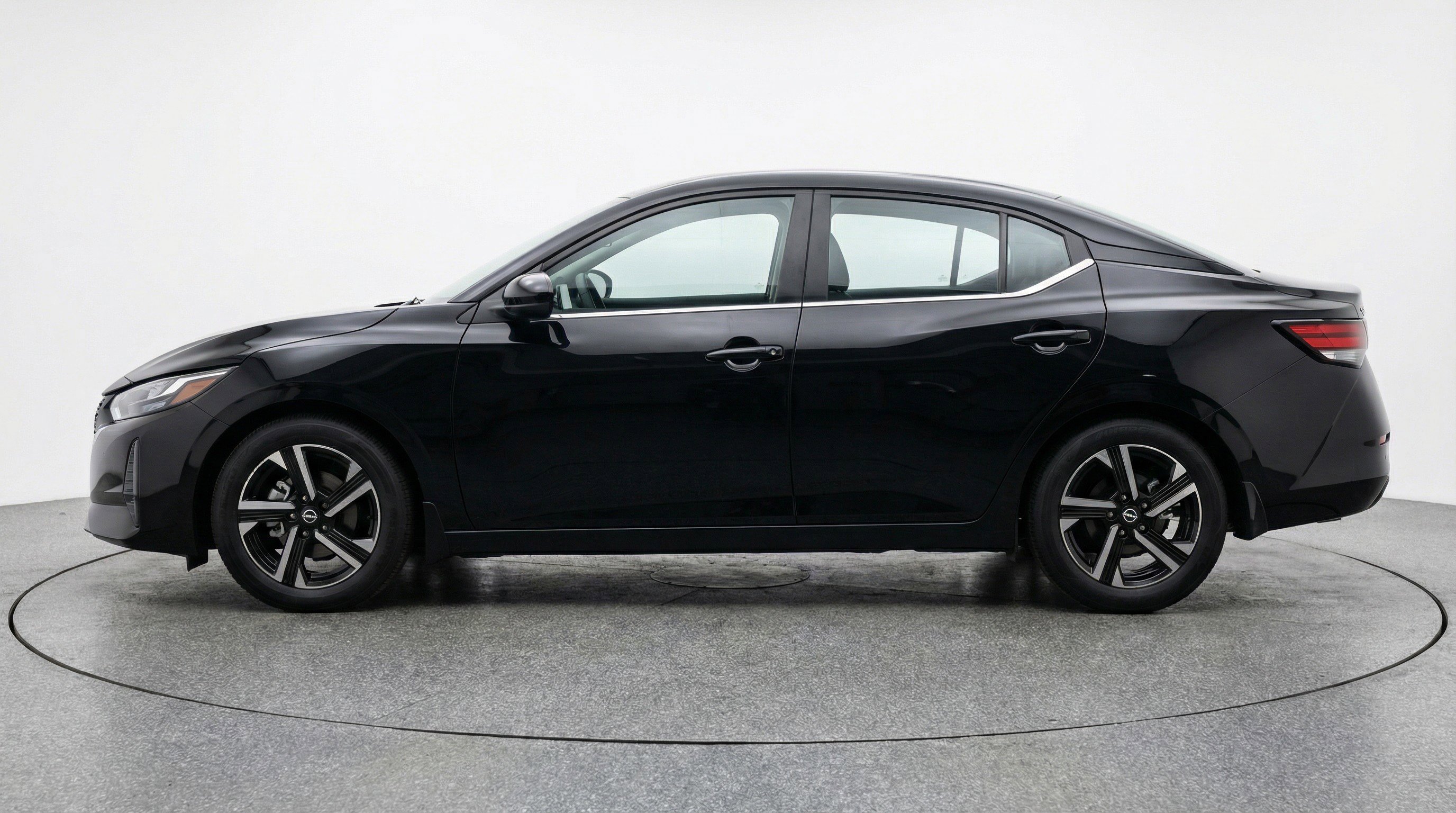 Used 2025 Nissan Sentra SV image 5