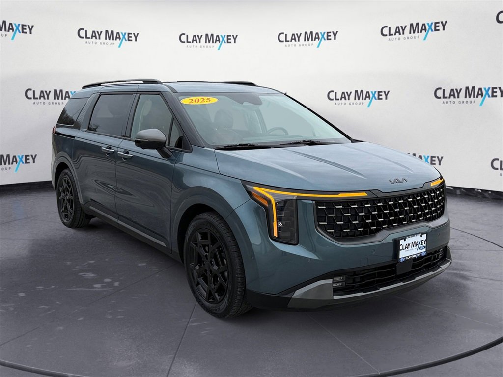 Used 2025 Kia Carnival SX w/ SX Dark Edition Package image 7