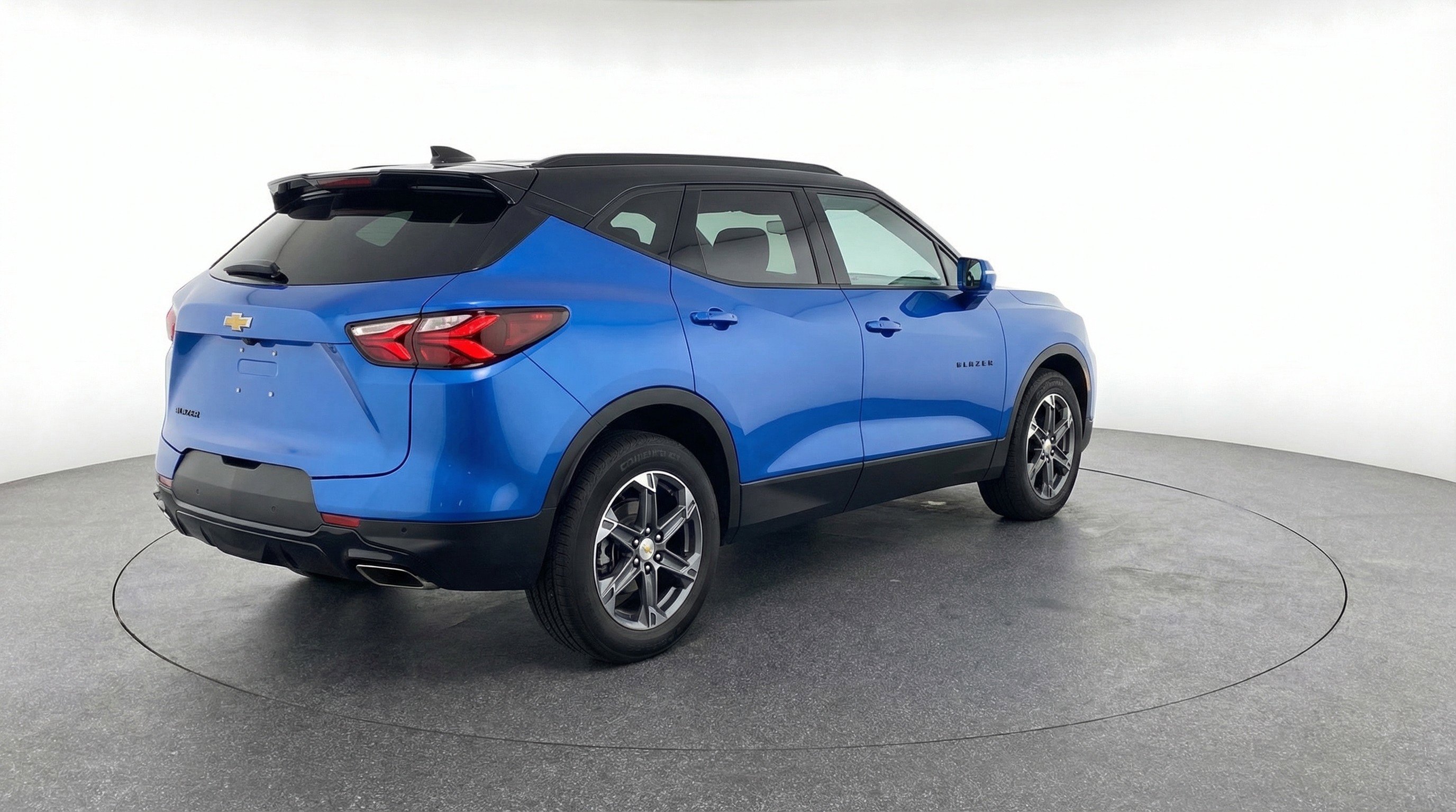 Used 2025 Chevrolet Blazer LT image 9