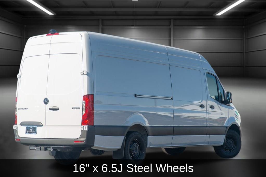 Used 2025 Mercedes-Benz Sprinter 2500 image 12