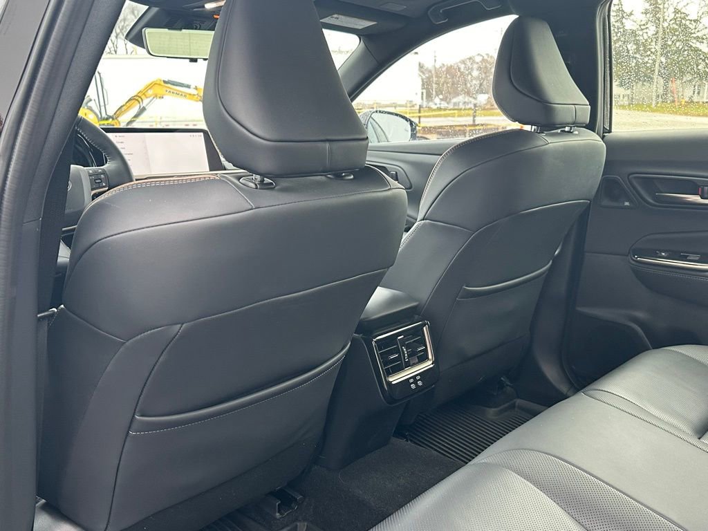 Used 2025 Toyota Crown Signia w/ Advanced Technology Package image 12