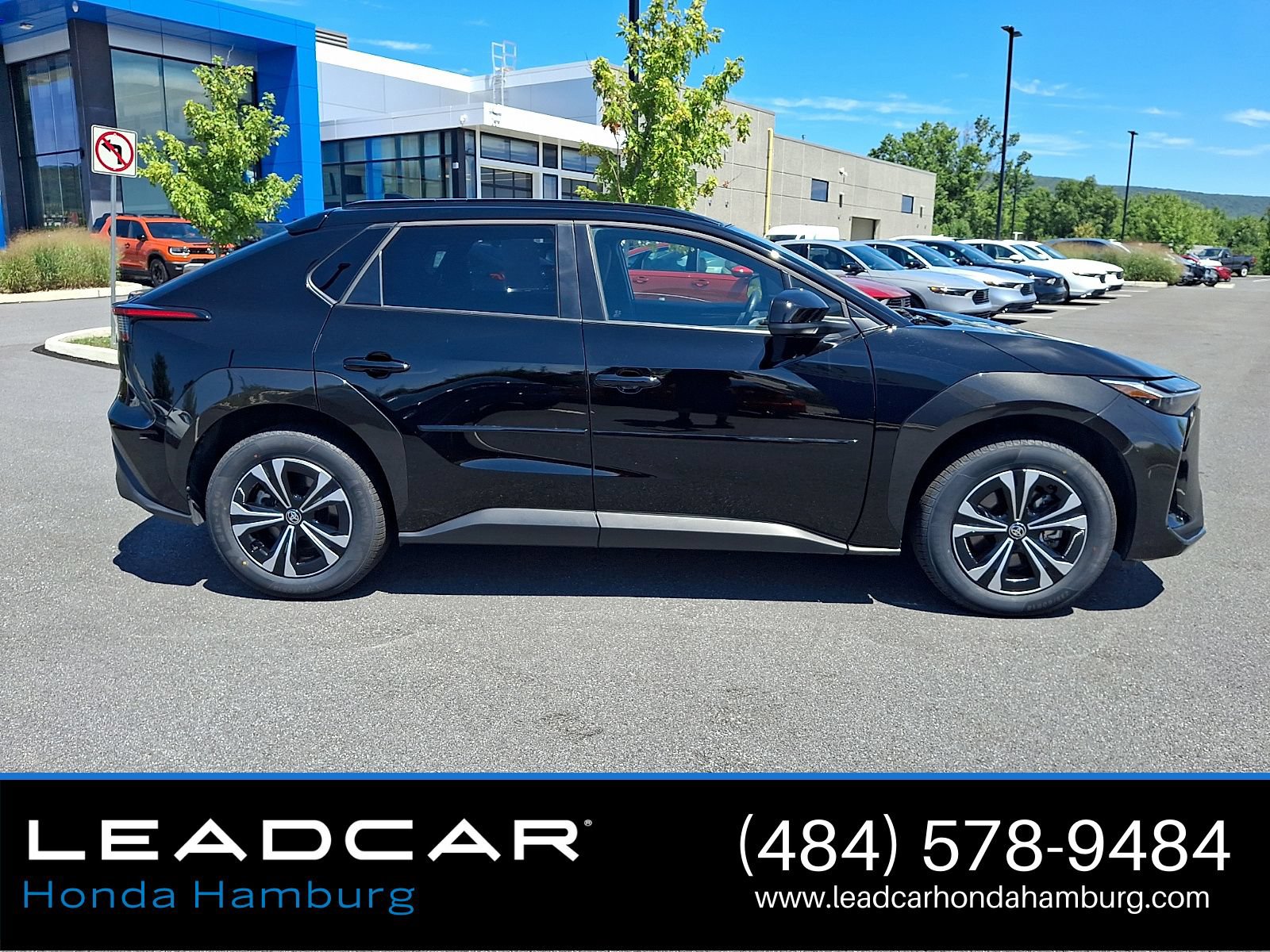 Used 2025 Toyota bZ4X FWD w/ Weather Package image 8