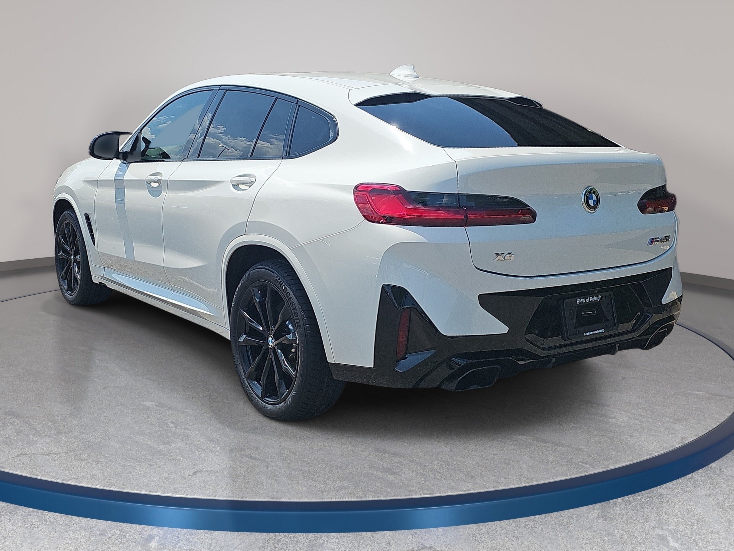 Used 2024 BMW X4 M40i w/ Premium Package AWD/4WD image 8